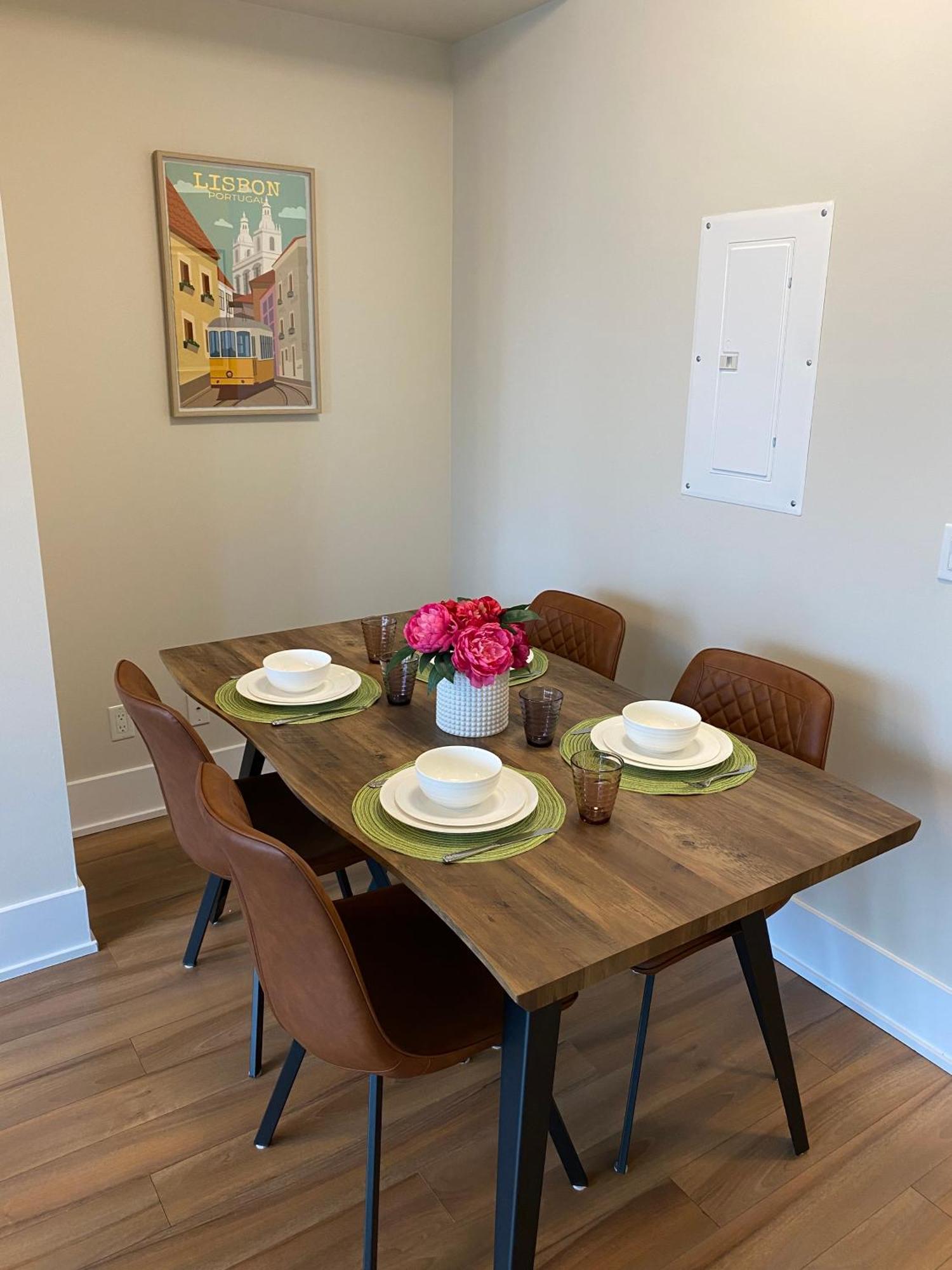 Central Toronto Suite - Free Parking, City Views, Near Cn Tower Exterior foto